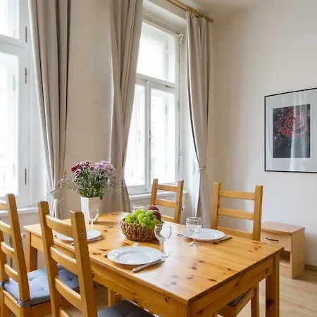 Zahrebska 4* Prague