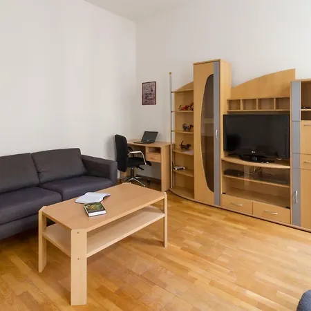 Zahrebska 4* Prague