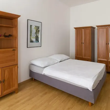 Aparthotel Zahrebska Prague