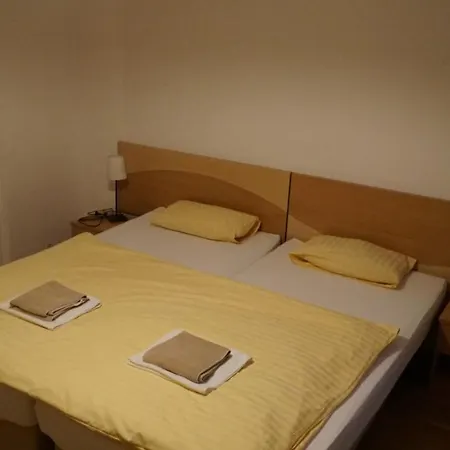 Zahrebska 4* Prague